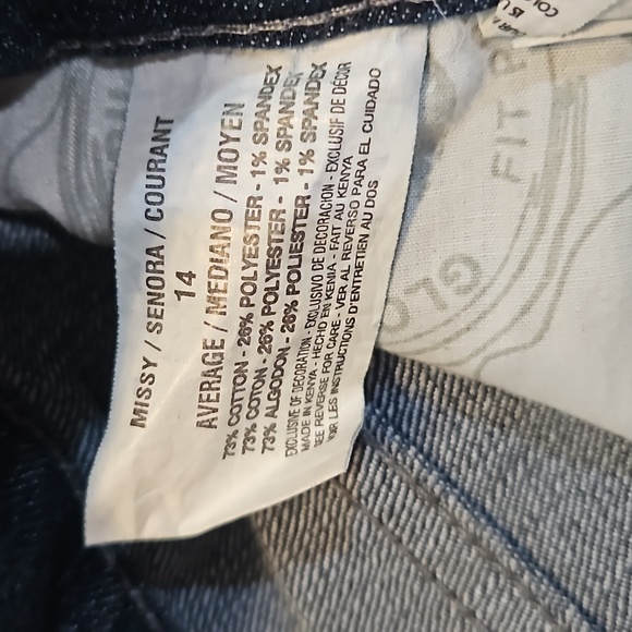 Gloria Vanderbilt | Amanda Fit Dark Wash Jeans | Size 14 - Picture 6 of 6